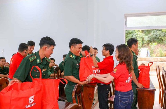 SABECO lan tỏa yêu thương qua chuỗi chương trình trao quà Tết Canh Tý 2020 - Ảnh 3.