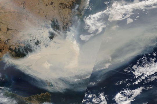 Cháy rừng Úc: Khói lan ra toàn cầu, gây hiện tượng thời tiết lạ - Ảnh 1.