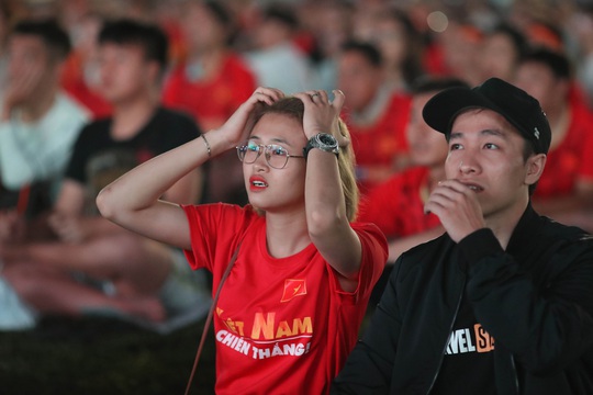 Thất vọng, tiếc nuối khi U23 Việt Nam rời giải châu Á từ vòng bảng - Ảnh 13.