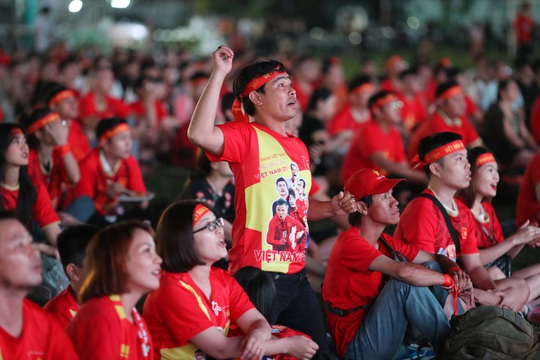 Thất vọng, tiếc nuối khi U23 Việt Nam rời giải châu Á từ vòng bảng - Ảnh 7.