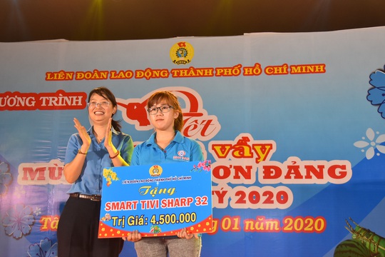 CNVC-LĐ khó khăn được san sẻ tại Tết sum vầy - Ảnh 4.