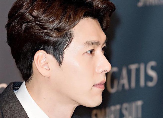 “Soái ca Triều Tiên” Hyun Bin gây bão mạng với góc nghiêng sắc lẹm  - Ảnh 17.