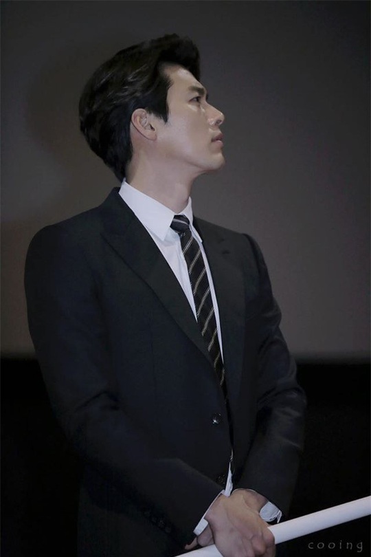 “Soái ca Triều Tiên” Hyun Bin gây bão mạng với góc nghiêng sắc lẹm  - Ảnh 19.