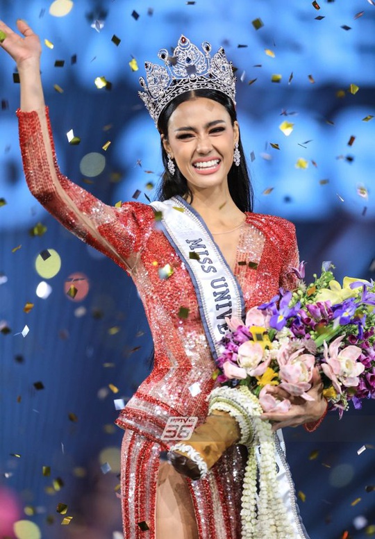 Cận cảnh cô gái lai đăng quang Hoa hậu Hoàn vũ Thái Lan - Ảnh 4.
