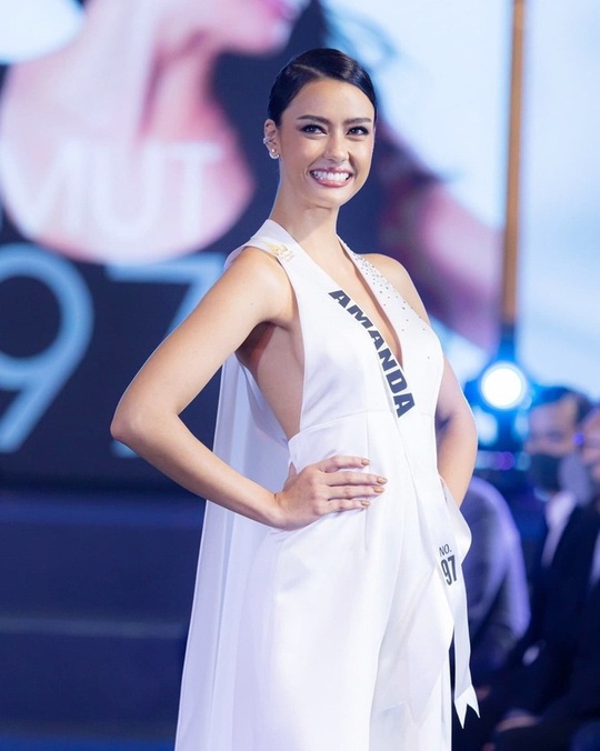 Cận cảnh cô gái lai đăng quang Hoa hậu Hoàn vũ Thái Lan - Ảnh 9.