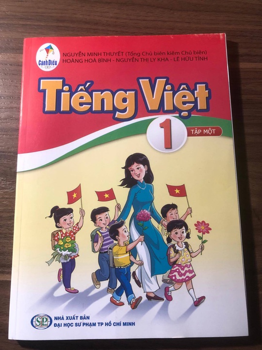 Bộ trưởng Phùng Xuân Nhạ: SGK Tiếng Việt 1 điểm nào chưa hoàn thiện sẽ  chỉnh sửa - Ảnh 1.