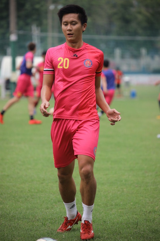 Treo giò Thanh Thụ 2 trận vì ném bóng vào mặt đồng nghiệp - Ảnh 1.