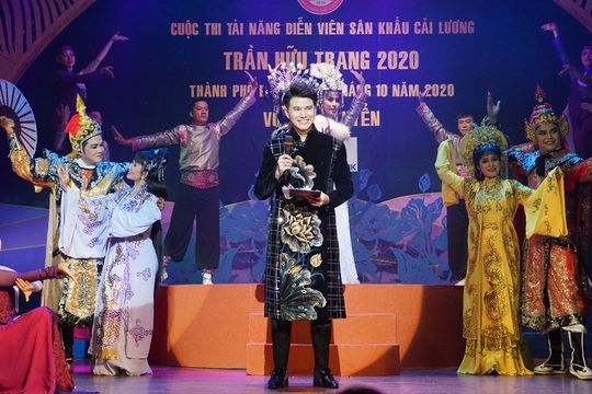 Đông nghệ sĩ ngôi sao chúc mừng diễn viên tranh tài Cuộc thi Trần Hữu Trang - Ảnh 10.