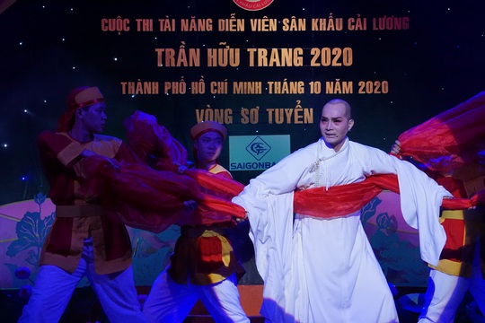 Đông nghệ sĩ ngôi sao chúc mừng diễn viên tranh tài Cuộc thi Trần Hữu Trang - Ảnh 12.