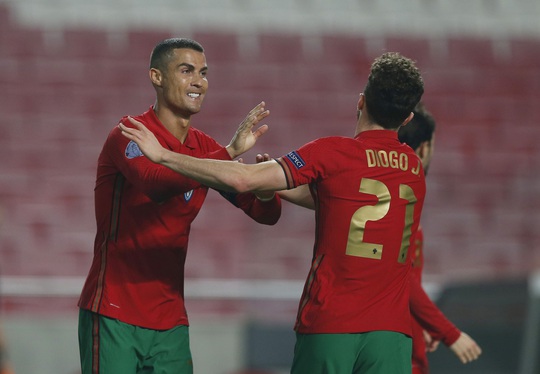 Cữ tập kinh hoàng, Bồ Đào Nha trút mưa bàn thắng trước Andorra - Ảnh 5.