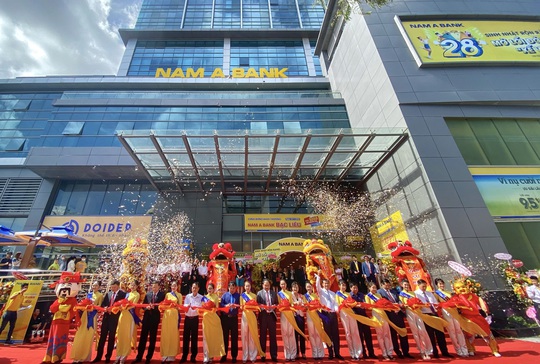 Nam A Bank triển khai nhiều hoạt động ý nghĩa nhân dịp khai trương Chi nhánh Bạc Liêu - Ảnh 1.