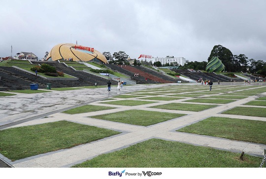 Ngành du lịch “vực dậy” và tăng tốc cho mùa cao điểm cuối năm - Ảnh 1.