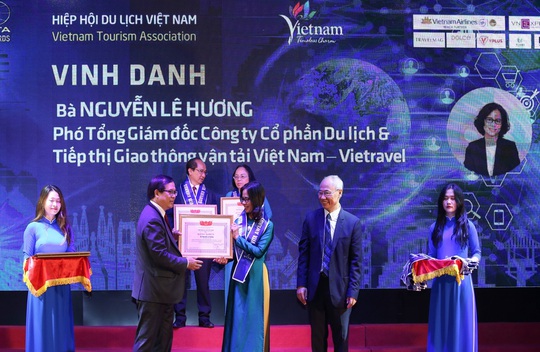 Vietravel nhận 4 giải thưởng quan trọng trong khuôn khổ Hội chợ du lịch VITM 2020 - Ảnh 2.