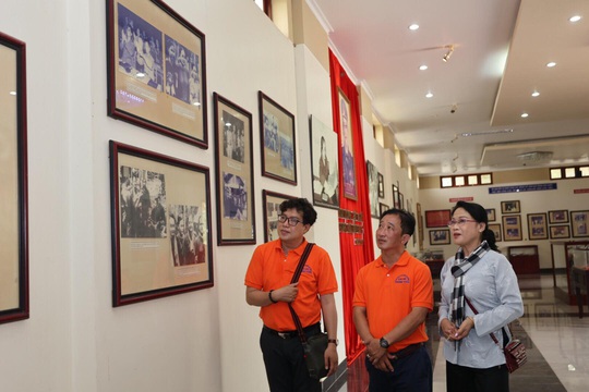 Mai Vàng nhân ái thăm NSND Thảo Vân và nghệ sĩ hài Vũ Quang tại Bến Tre - Ảnh 1.
