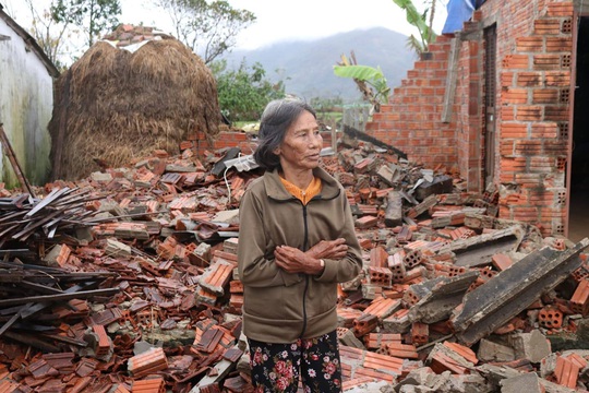 PNJ kịp thời hỗ trợ bà con Quảng Ngãi khắc phục hậu quả cơn bão số 9 - Ảnh 6.