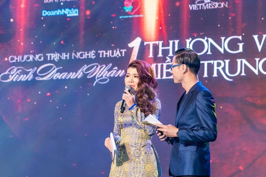 MC Anh Quân, diễn giả Thi Thảo dẫn dắt thành công đêm nhạc, quyên góp gần 4 tỉ đồng - Ảnh 6.