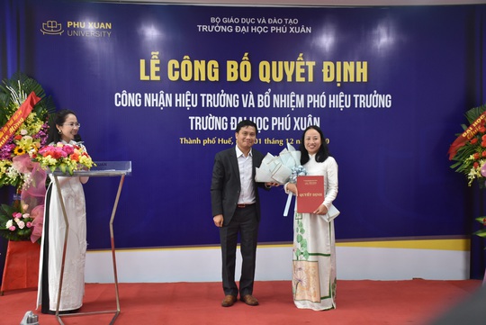 TS Hồ Thị Hạnh Tiên chính thức làm Hiệu trưởng Trường ĐH Phú Xuân - Ảnh 2.