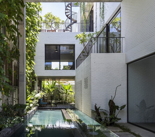 2 ngôi nhà ở Việt Nam thắng giải thưởng kiến trúc 2020 - Ảnh 2.