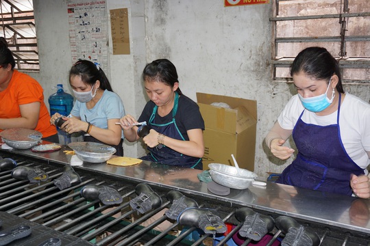 Tăng cường giới thiệu việc làm cho công nhân mất việc - Ảnh 1.