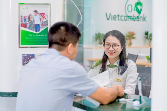 Vietcombank giảm đồng loạt lãi suất cho vay VND trong 3 tháng để chia sẻ khó khăn với khách hàng doanh nghiệp - Ảnh 1.