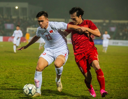 Quang Hải ghi bàn, đội tuyển Việt Nam hoà đàn em U22 Việt Nam - Ảnh 11.