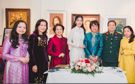Hoa hậu Loan Vương khâm phục những đoá hồng trong tuyến đầu chống dịch - Ảnh 4.