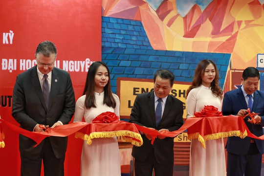 Đại sứ Daniel Kritenbrink khai trương Không gian Mỹ tại tỉnh Thái Nguyên - Ảnh 4.