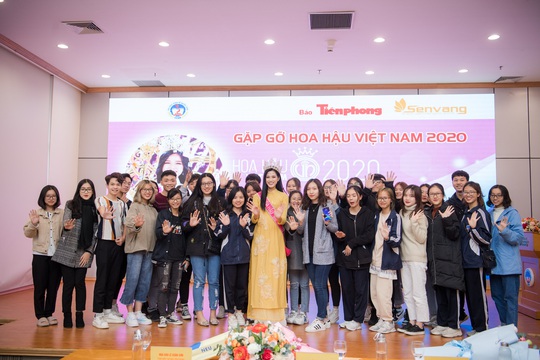 Những bức ảnh gây sốt của Hoa hậu Việt Nam Đỗ Thị Hà - Ảnh 2.