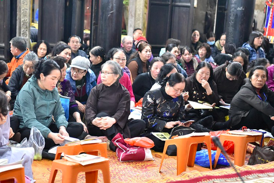 Giáo hội Phật giáo Việt Nam yêu cầu tạm dừng tổ chức lễ hội tại các chùa trên toàn quốc - Ảnh 1.