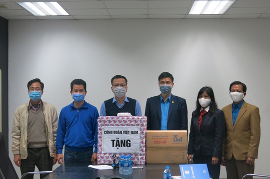 Lãnh đạo Tổng LĐLĐ Việt Nam kiểm tra công tác phòng chống dịch Covid-19 tại tỉnh Vĩnh Phúc  - Ảnh 2.