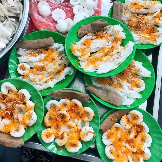 Những khu ẩm thực nổi tiếng hút khách ở Đà Nẵng - Ảnh 1.