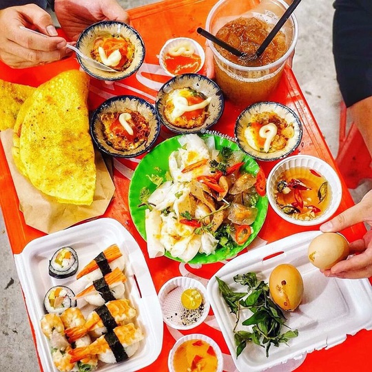 Những khu ẩm thực nổi tiếng hút khách ở Đà Nẵng - Ảnh 8.