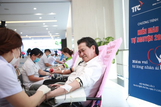 Chương trình hiến máu tự nguyện: “Niềm vui từ lòng nhân ái” lần thứ 9 - năm 2020 - Ảnh 3.
