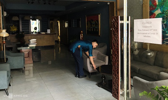 Nhiều khách sạn phố cổ Hà Nội đóng cửa vì ế khách - Ảnh 1.