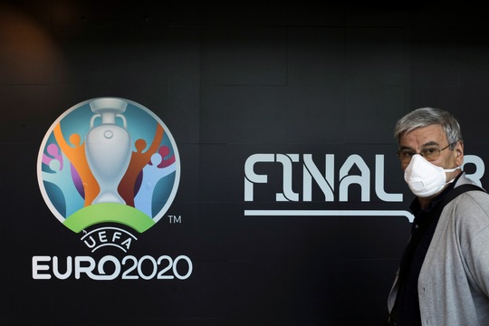 Euro 2020 lùi một năm, Copa America 2020 thành... 2021 - Ảnh 1.