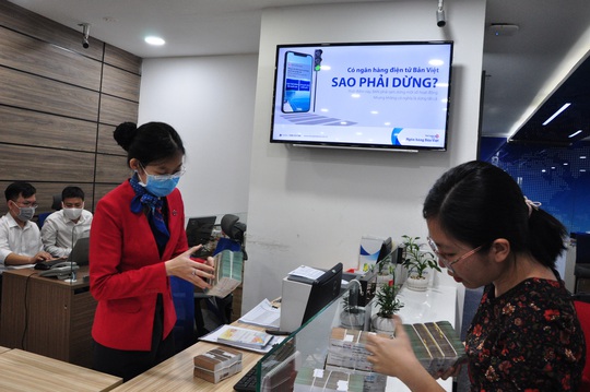 Ngân hàng Bản Việt tung nhiều chính sách hỗ trợ khách hàng ảnh hưởng dịch Covid-19 - Ảnh 1.
