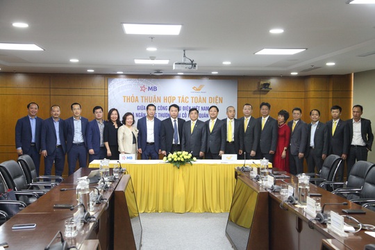 MB và Vietnam Post ký thỏa thuận hợp tác toàn diện - Ảnh 1.