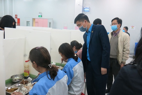 Kịp thời khen thưởng những sáng kiến trong phòng, chống dịch Covid-19 - Ảnh 1.