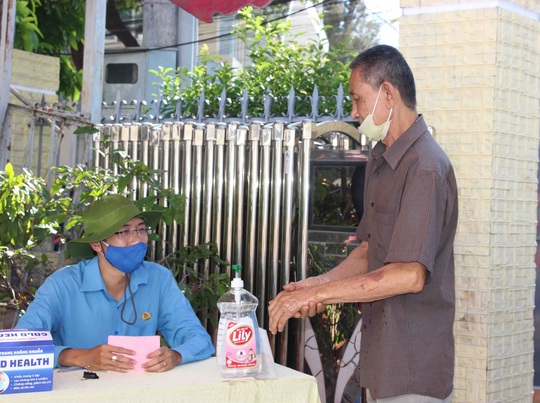 “ATM gạo” giúp mát lòng người nghèo vùng hạn mặn ở Cà Mau, Bạc Liêu và Kiên Giang - Ảnh 1.