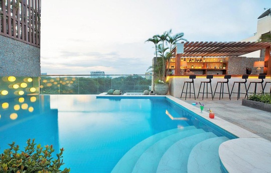 Bỏ túi 4 khách sạn TP HCM sở hữu hồ bơi tầng thượng view đẹp - Ảnh 10.