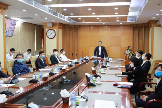 Agribank tổ chức Hội nghị trực tuyến triển khai các giải pháp hỗ trợ khách hàng ảnh hưởng bởi dịch Covid-19 - Ảnh 1.