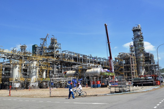 Nhà máy lọc dầu Dung Quất tính dừng sản xuất vì dịch Covid-19 - Ảnh 1.