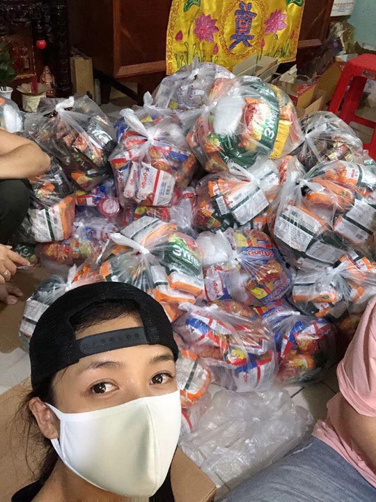 Lê Bê La, Cao Thái Hà, Đại Nghĩa dốc sức vì người bán vé số thất nghiệp - Ảnh 2.