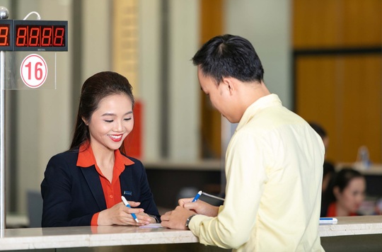 Sacombank tăng lãi suất huy động - Ảnh 1.