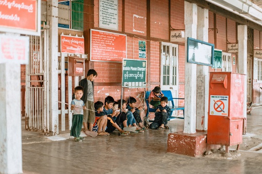 Cuộc sống ở Myanmar là những khung hình bình dị và yên ả - Ảnh 39.