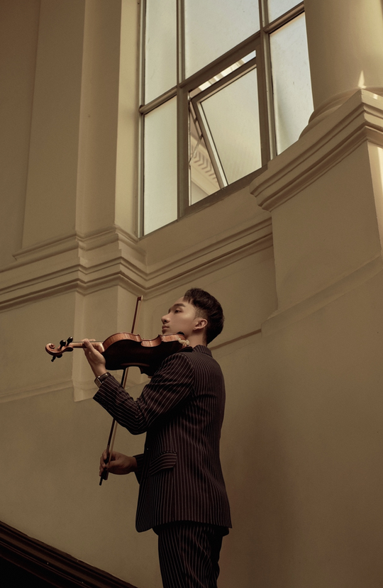Violin Hoàng Rob kết hợp Khắc Hưng tung MV đẹp tuyệt vời - Ảnh 2.