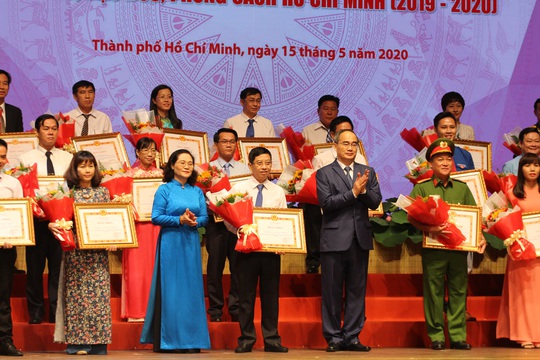 TP HCM long trọng tổ chức lễ kỷ niệm 130 năm ngày sinh Chủ tịch Hồ Chí Minh - Ảnh 2. TP HCM long trọng tổ chức lễ kỷ niệm 130 năm ngày sinh Chủ tịch Hồ Chí Minh - Ảnh 2.