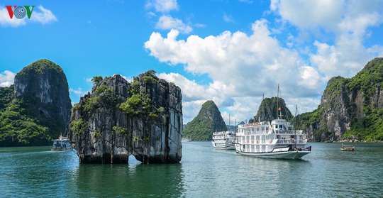 Quảng Ninh Mmễn phí tham quan vịnh Hạ Long Yên Tử trong tháng 5 - Ảnh 1.