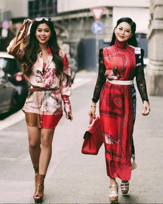 Tiên Nguyễn và mẹ khoe sắc vóc trong loạt váy áo hàng hiệu đắt đỏ - Ảnh 13.