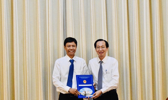Ông Nguyễn Bá Thành giữ chức Phó Chủ tịch UBND quận Tân Bình - TP HCM - Ảnh 1.
